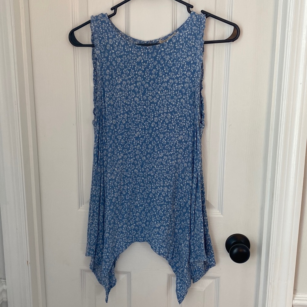 Women’s tank top, size medium